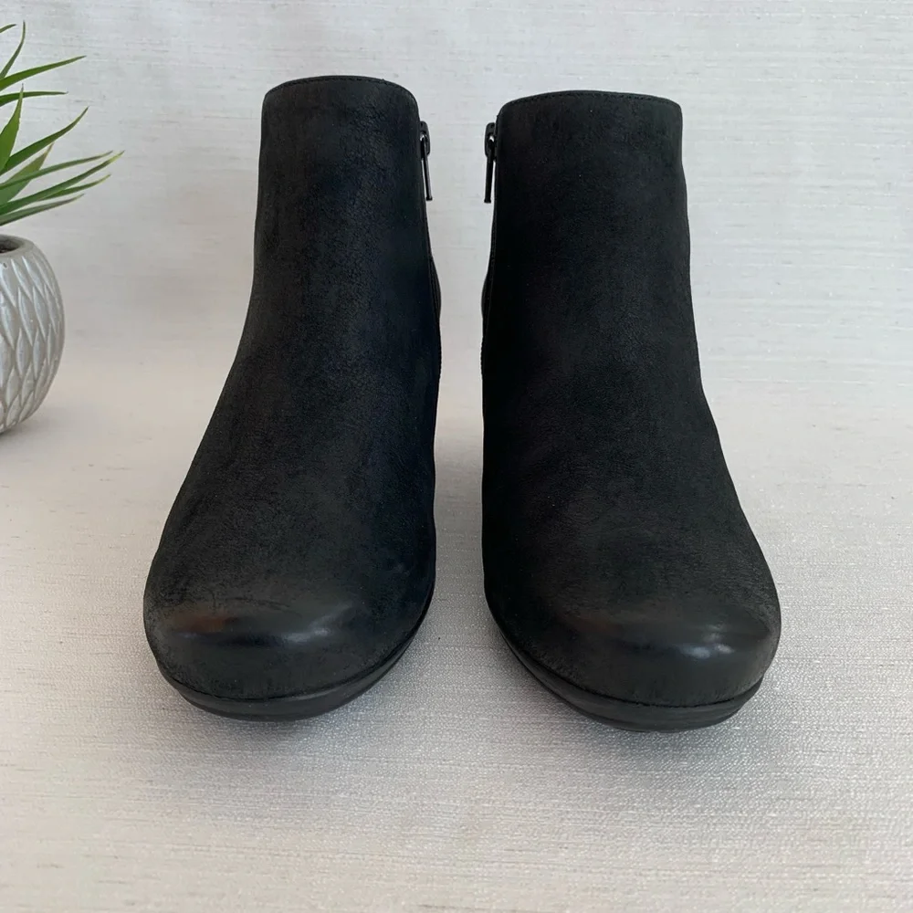 Abeo Rommie Neutral Black Suede Leather Heeled Ankle Booties Woman’s 7N - Picture 4 of 15